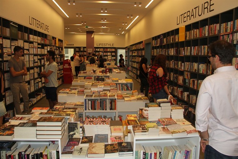 Book Signing of Les Perles du Liban